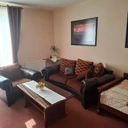 Konukevi Penzion City 3*